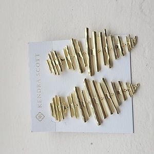 Kendra scott dangle earrings